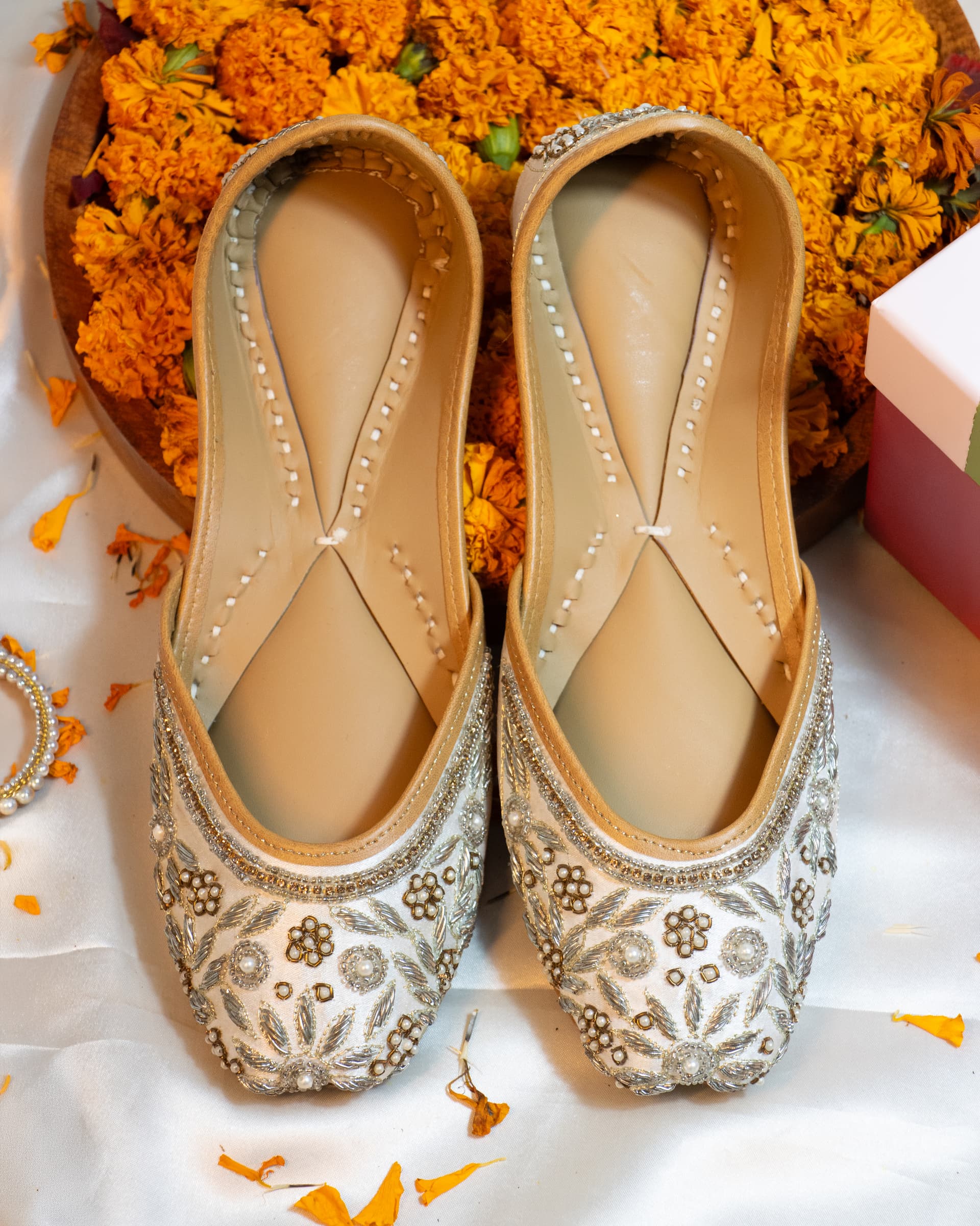 Shabnam White Jutti for Women – Floral Embellished Festive Jutti