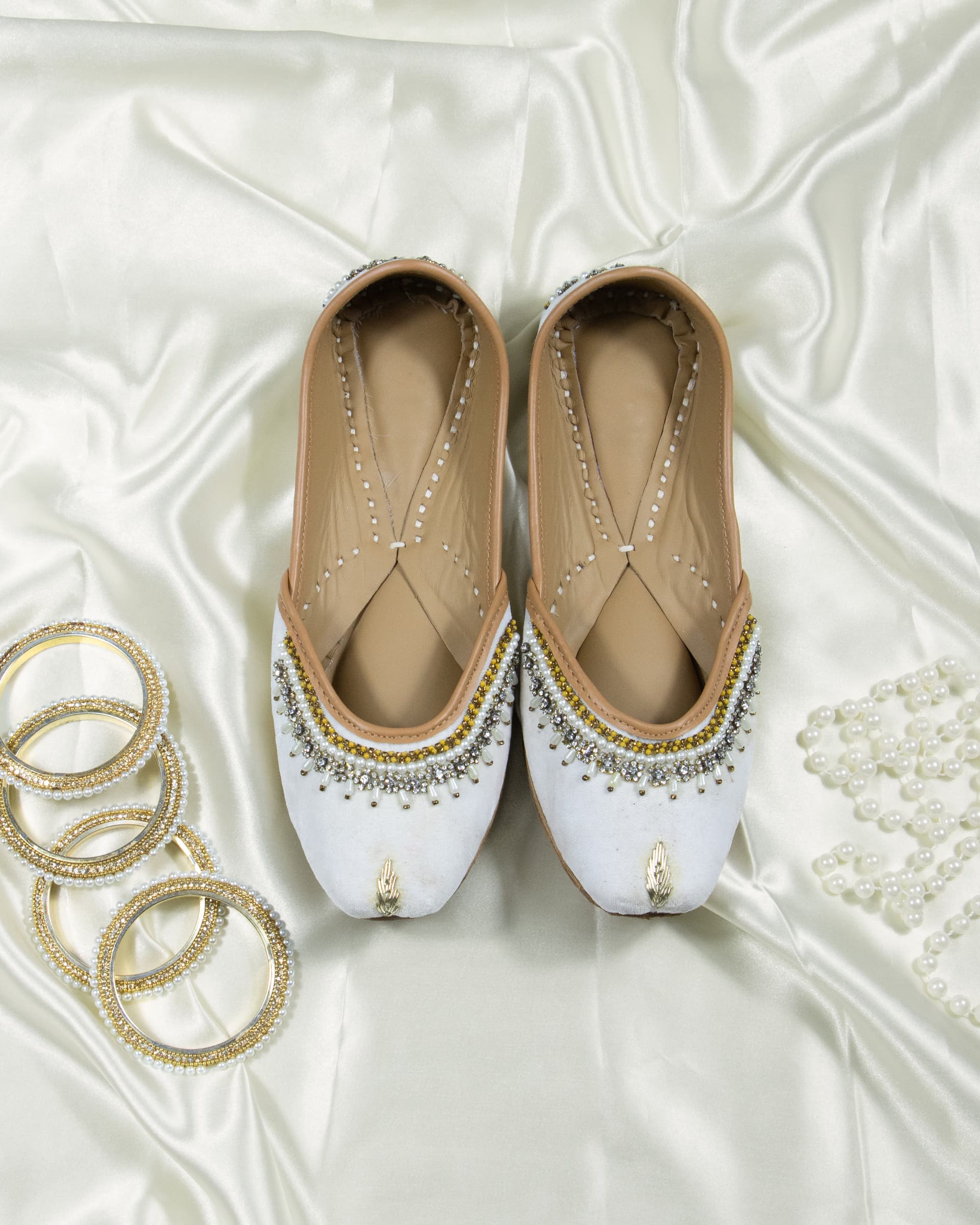 Eshira White Jutti for Women – Pearl Festive Jutti