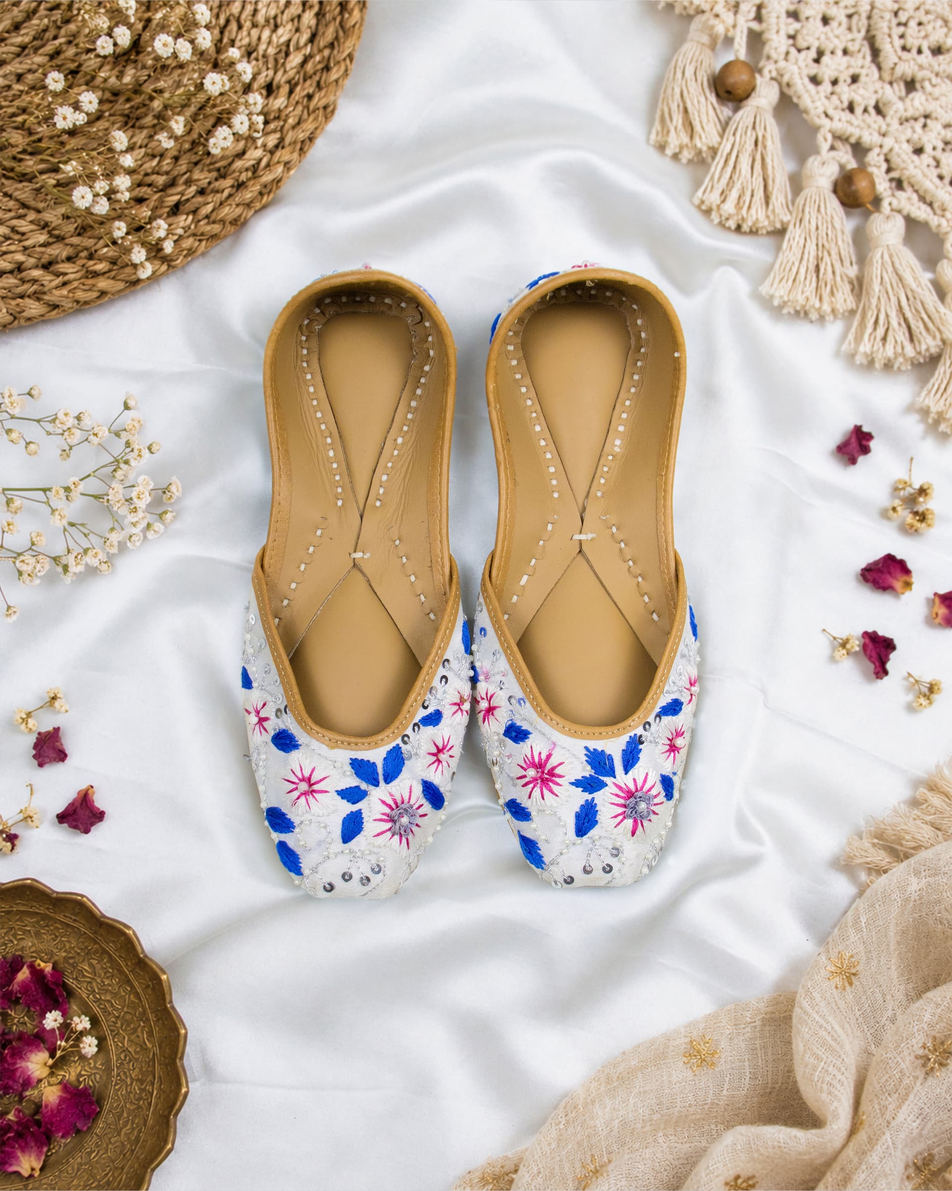 Meher White Jutti for Women – Embroidered Casual Jutti