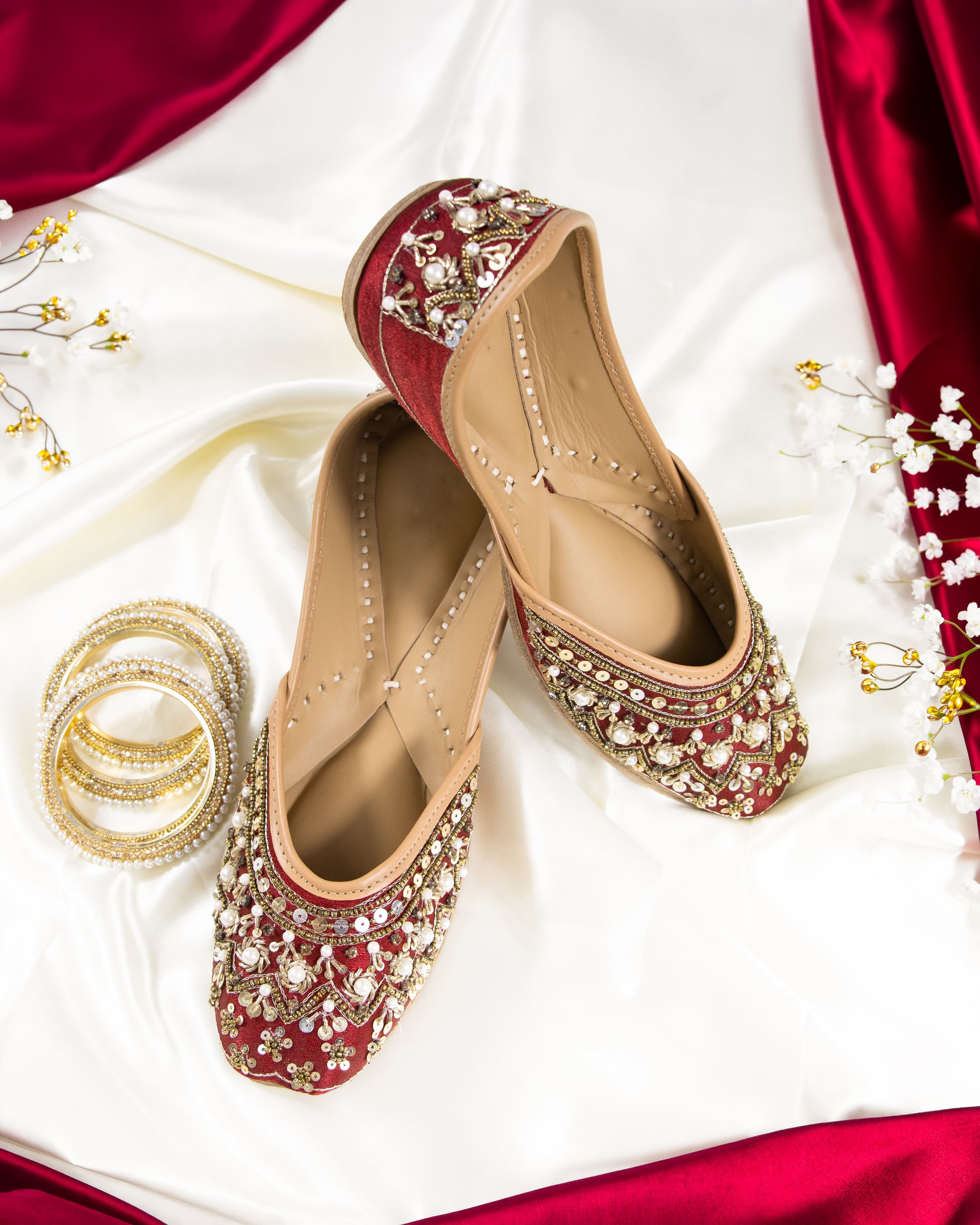Sunehri Maroon Jutti – Golden  Jutti for Wedding